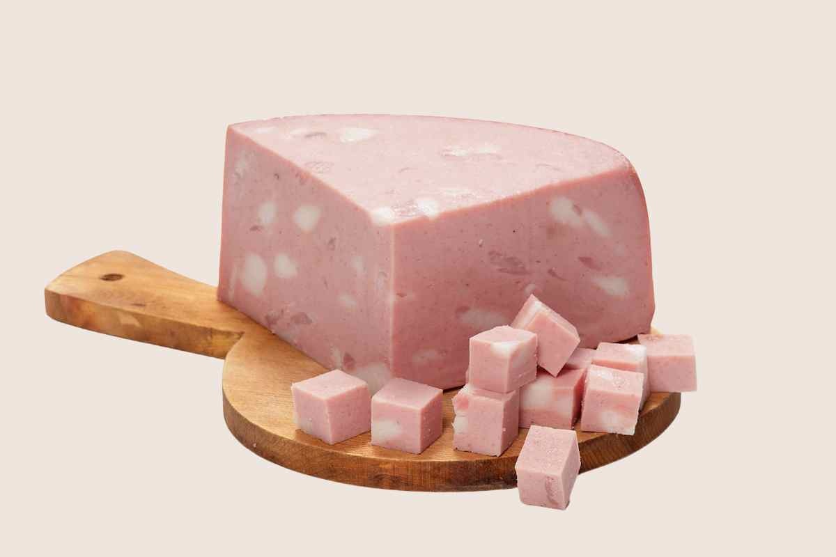 Mortadella a cubetti