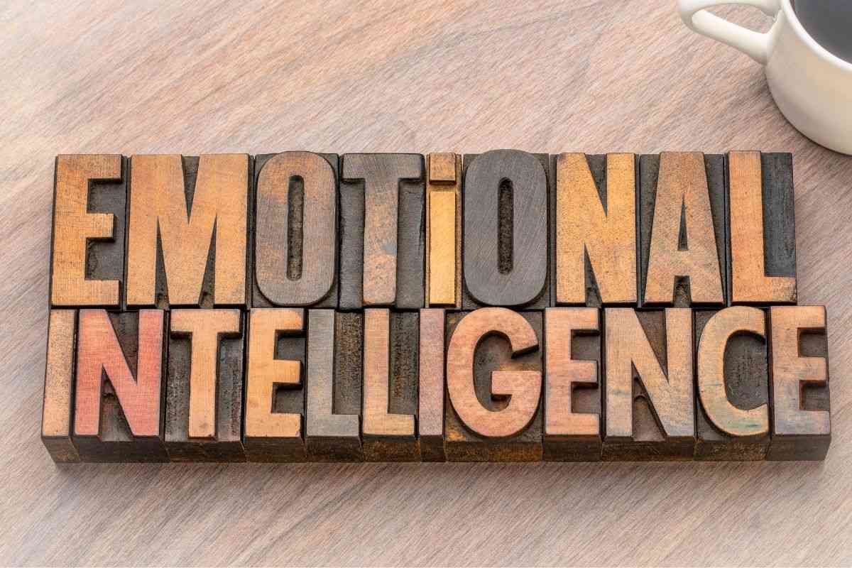 Scritta intelligenza emotiva